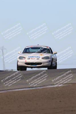 media/Oct-26-2025-CalClub SCCA (Sun) [[8ce1e69566]]/Group 5/Grapevine/